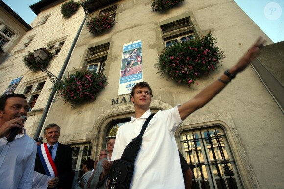 Christophe Lemaître assiste à l'hommage qui lui est rendu à la mairie d'Aix-les-Bains, vendredi 9 septembre.