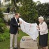 Le prince Albert II de Monaco inaugure, samedi 10 septembre 2011, la plaque d'un arbre commémorant le 100e anniversaire du club alpin de Monaco.