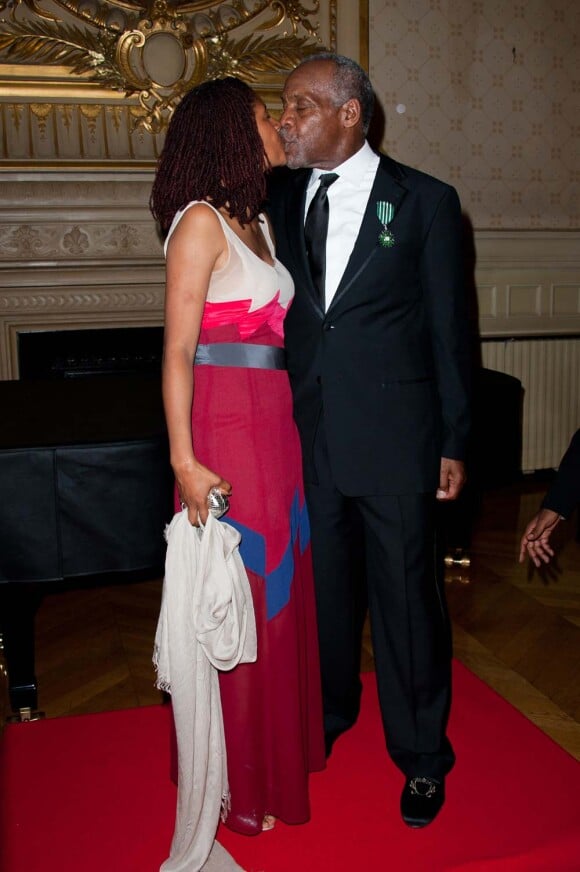 Danny Glover et sa compagne Eliane Cavalleiro, à Paris, le 12 septembre 2011.