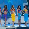 Laury Thilleman et les finalistes de Miss Univers 2011 le 12 septembre 2011 au Brésil