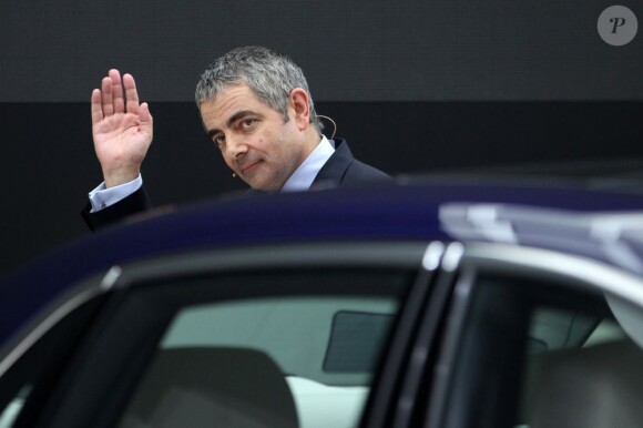Rowan Atkinson sur le stand Rolls-Royce à Francfort le 13 septembre 2011