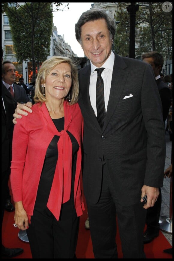 Patrick de Carolis et son épouse à la soirée de gala organisée en faveur de la Fondation Pompidou, présidée par Bernadette Chirac. 13 septembre 2011