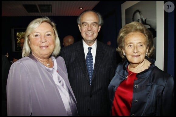 Maryvonne, Frédéric Mitterrand et Bernie à la soirée de gala organisée en faveur de la Fondation Pompidou, présidée par Bernadette Chirac. 13 septembre 2011
