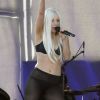 C'est en lingerie et bottes cloutées que Lady Gaga fait ses répétitions. Los Angeles, le 28 juillet 2011.
