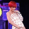 Rihanna et ses gestes très équivoques, en concert au Madison Square Garden. New York, le 13 août 2010.