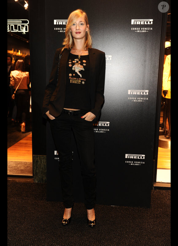 Eva Riccobono à la soirée d'ouverture de la boutique Pirelli à Milan le 20 septembre 2011