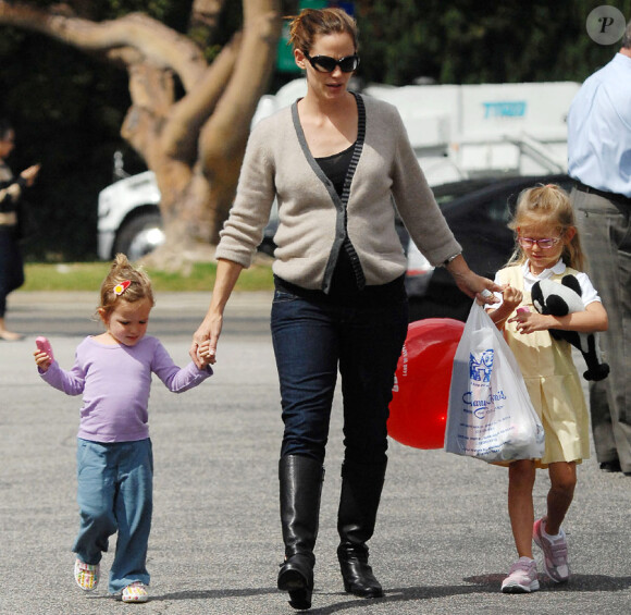 Jennifer Garner avec Violet et Seraphina le 22 septembre 2011