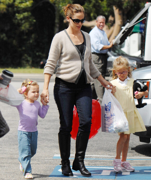 Jennifer Garner avec Violet et Seraphina le 22 septembre 2011