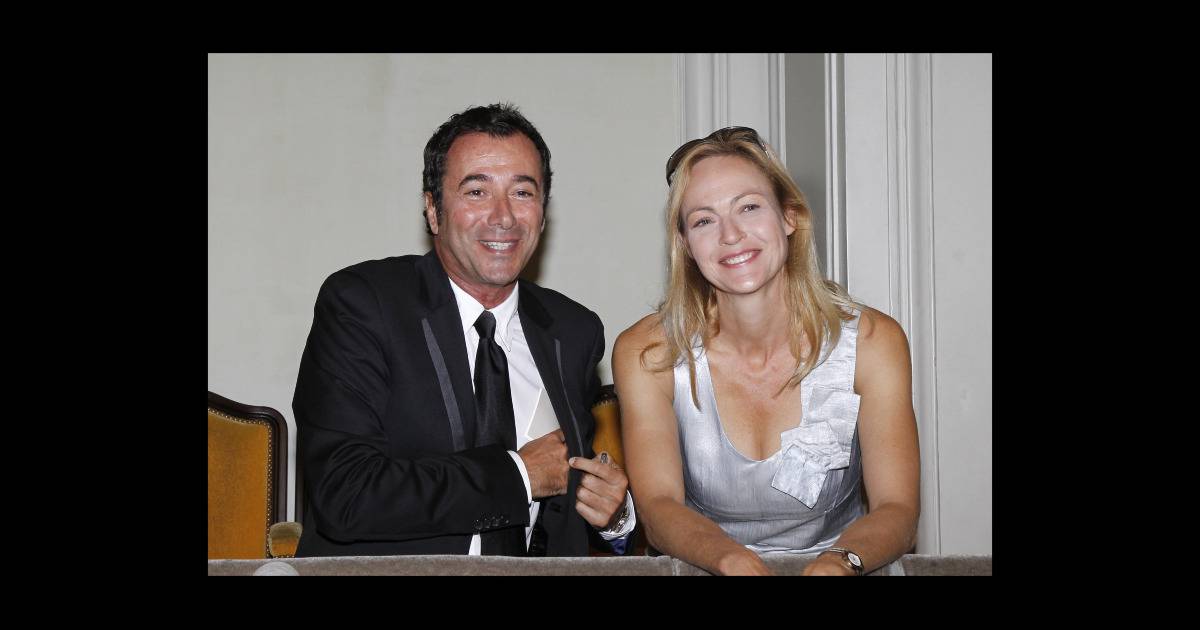 Qui Est La Compagne De Bernard Montiel Bernard Montiel et Alexandra Vandernoot lors du 26e gala de l'aide à l