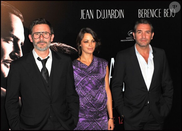 Michel Hazanavicius, Bérénice Bejo et Jean Dujardin lors de l'avant-première de The Artist, au Grand Rex, à Paris.