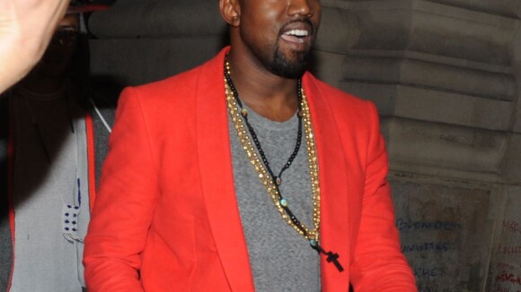 Kanye West fait ses premiers pas à Paris avec style