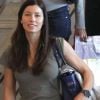 Jessica Biel à son arrivée à Paris le 1er octobre 2011. Ici, à l'aéroport Roissy Charles de Gaulle