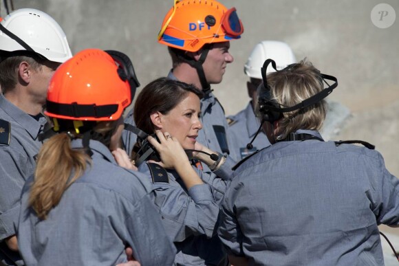 La princesse Marie de Danemark, même enceinte, participait samedi 1er octobre à des exercices de la DEMA, l'agence danoise de gestion des urgences, à Tinglev, dans le Sud du pays.