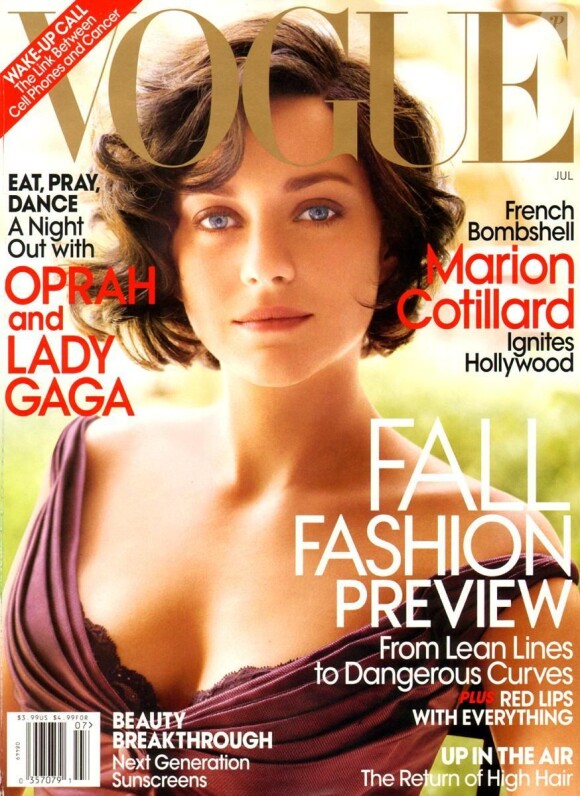 Une Française en Une du Vogue américain est un fait rare, accomplie par Marion Cotillard en juillet 2010. 