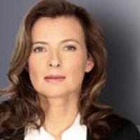 Valérie Trierweiler, compagne de François Hollande, arrête son émission !