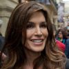 Cindy Crawford, lumineuse à l'ouverture de la nouvelle boutique Omega à Moscou en Russie, le 5 octobre 2011