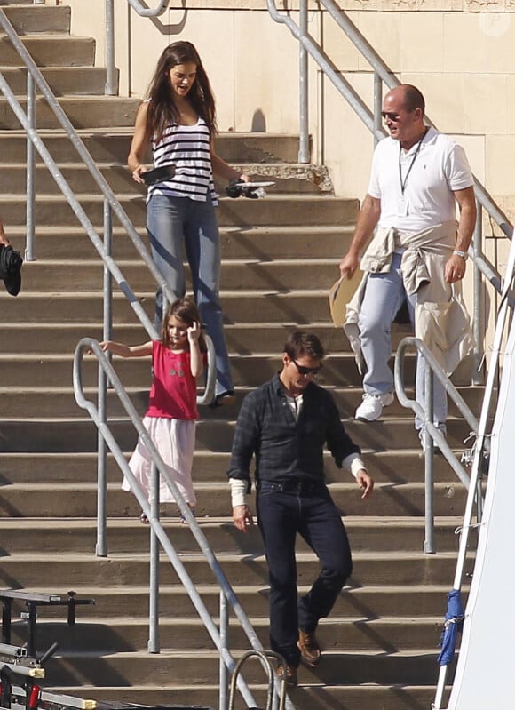 Tom Cruise, Katie Holmes et leur adorable Suri sur le tournage de One Shot de Tom à Pittsburgh le 6 octobre 2011
