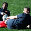 Fulgence Ouedraogo et Louis Picamolès le 6 octobre 2011 lors d'un entraînement de l'équipe de France à Auckland