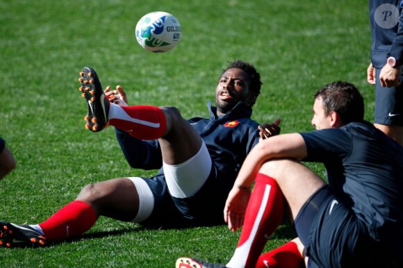 Fulgence Ouedraogo et Louis Picamolès le 6 octobre 2011 lors d'un entraînement de l'équipe de France à Auckland
