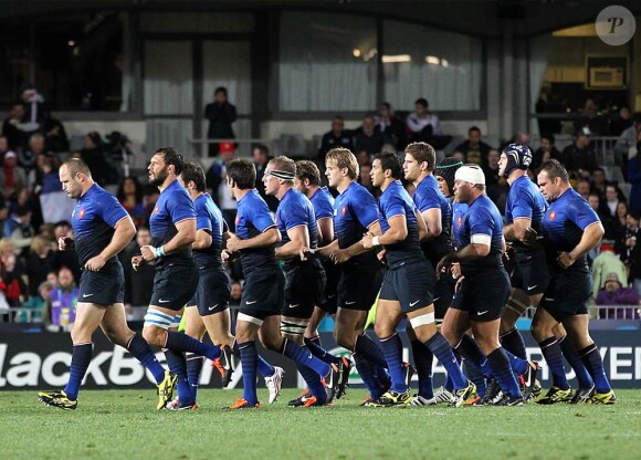 Le XV de France a su se transcender et retrouver les valeurs du combat pour dominer (19-12) le XV de la Rose le 8 octobre 2011 et accéder aux demi-finales du Mondial de rugby 2011.