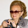 Toujours très chic, Bernadette Chirac ne quitte pas son Lady Dior ! Paris le 7 octobre 2011