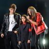 Prince, Blanket et Paris Jackson lors du concert hommage à Michael Jackson leur père, à Cardiff le 8 octobre 2011