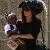 Sandra Bullock part d'un goûter d'anniversaire avec son fils Louis déguisé en pirate. Los Angeles, 9 octobre 2011