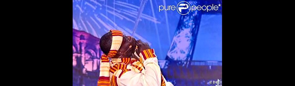 Waterman L Homme Fontaine Rejette Toute L Eau Qu Il A Avalee Dans La France A Un Incroyable Talent Sur M6 Purepeople