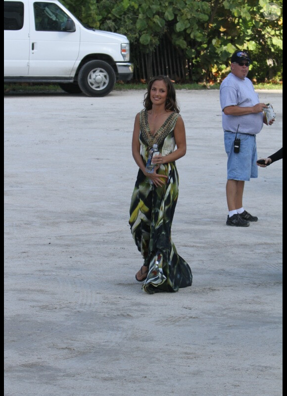 Minka Kelly sur le tournage de la série Charlie's Angels, à Miami, le 11 octobre 2011