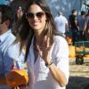 Alessandra Ambrosio emmene sa fille Anja acheter des citrouilles pour Halloween. Los angeles, 17 octobre 2011