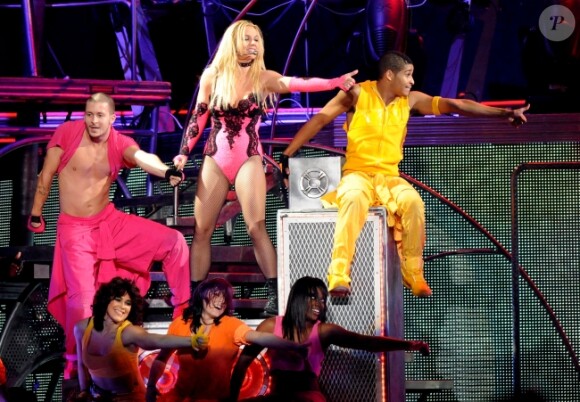 Britney Spears interprète How I roll à l'Arena de Montpellier, le vendredi 21 octobre 2011.