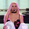 Britney Spears interprète If U seek Amy à l'Arena de Montpellier, le vendredi 21 octobre 2011.