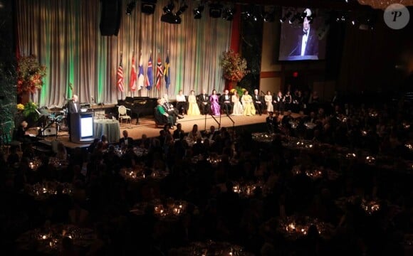Le 100e anniversaire de la Fondation Américano-Scandinave a attiré  royaux et chefs d'Etat de Scandinavie à New York. Le 21 octobre 2011,  tous se sont rassemblés pour le dîner et le bal donnés au Hilton en  l'honneur de l'association.