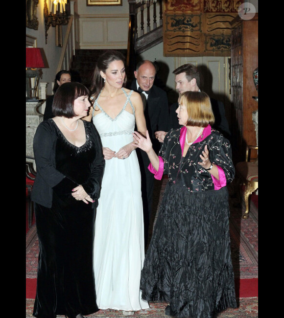 Kate Middleton plus que parfaite pour une soirée de charité le 26 octobre 2011. A Londres