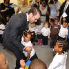 Le prince Daniel de Suède s'est rendu à l'école élémentaire Miner de Washington le 26 octobre 2011, dans la cadre du Nordic Food Day vantant la gastronomie scandinave dans 120 établissements scolaires de la ville.