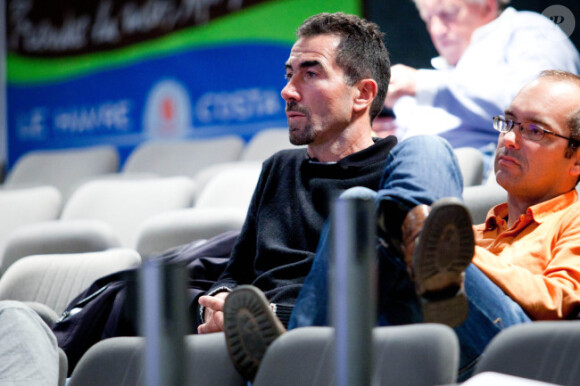 Luc Alphand lors de la conférence sur la sécurité durant la Transat Jacques Vabre le jeudi 26 octobre 2011 au Havre