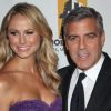 George Clooney en octobre 2011 à Los Angeles auprès de sa nouvelle petite amie Stacey Keibler