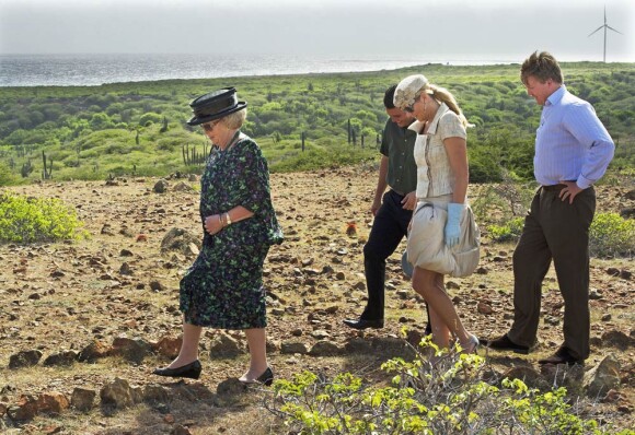Visite du Parc National Arikrok le 29 octobre 2011, à Aruba.
La reine Beatrix, le prince Willem-Alexander et la princesse Maxima des Pays-Bas sont en visite dans les ex-Antilles néerlandaises du 28 octobre au 6 novembre 2011.