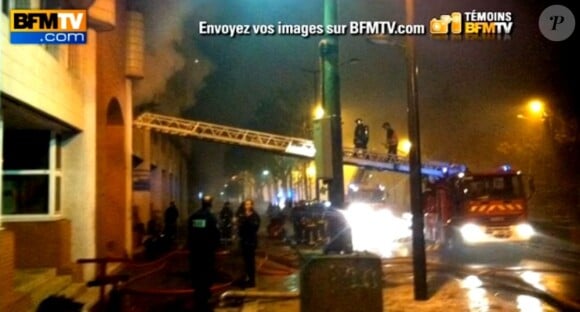 Charlie Hedbo incendié dans la nuit de mardi à mercredi 2 novembre 2011. Image BFM TV.