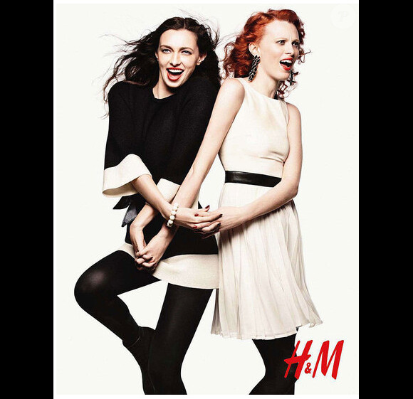 Karen Elson et sa soeur jumelle pour la campagne de Noël de la maison H&M