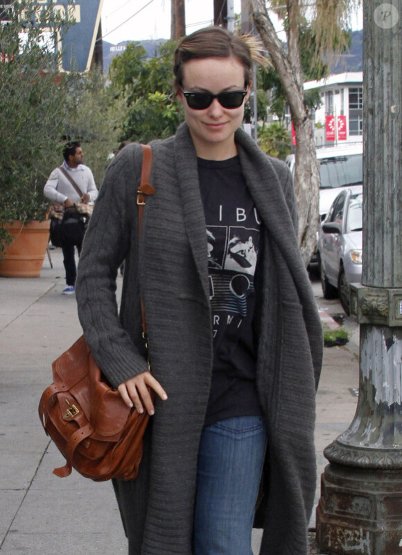Olivia Wilde fait des courses dans la journée du 6 novembre 2011 à Los Angeles