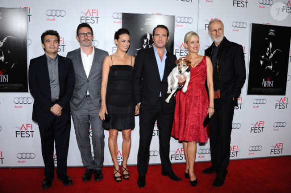 Bérénice Bejo, Jean Dujardin, Michel Hazanavicius, Penelope Ann Miller, Malcolm McDowell et James Cromwell lors de  l'avant-première de The Artist, lors du Festival AFI Fest 2011, à Los  Angeles, le 8 novembre 2011