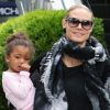 Heidi Klum, avec sa maman Erna et ses filles Lou et Leni, fait du shopping à Los Angeles, le 12 novembre 2011.