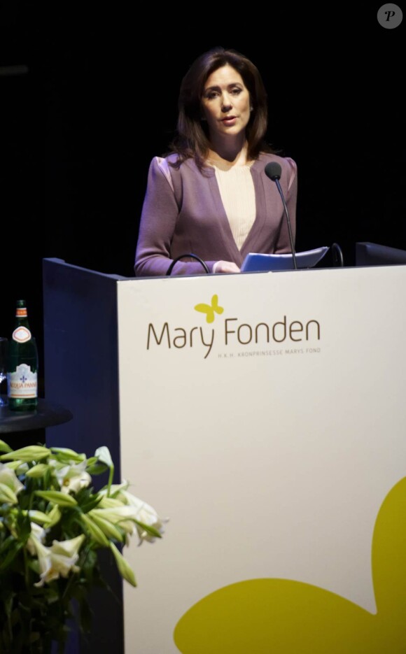 La princesse Mary présentait le 14 novembre 2011 au Diamant  noir de la bibliothèque royale de Copenhague le nouveau champ d'action  de la Fondation Mary (Mary Fonden) : l'isolement.