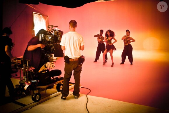 Sur le tournage du clip Waya Waya de Tal, 2011.