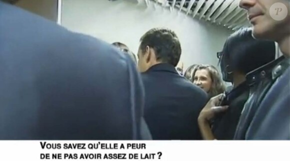 Nicolas Sarkozy fait des confidences sur l'allaitement à Bordeaux, le 15 novembre 2011 : "Vous savez qu'elle a peur de ne pas avoir assez de lait ?"