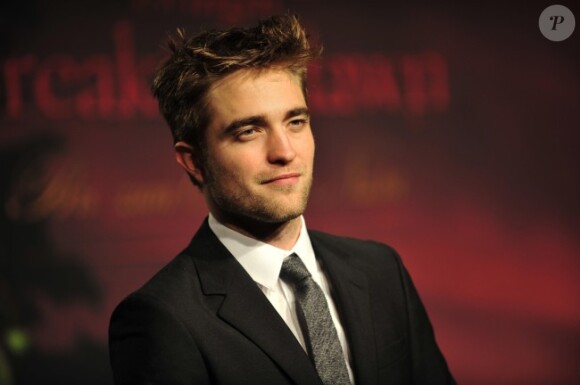 Robert Pattinson présente Twilight : Révélation 1ère partie, à Berlin, le 18 novembre 2011.