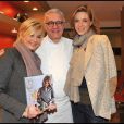 Flavie Flament, Alain Ducasse et Julie Andrieu lors de la finale du premier concours de cuisine amateur Tous en cuisine, à Paris, le 18 novembre 2011.