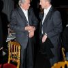 Alain Delon, en pleine discussion avec le papa de Lorie, qui a livré une belle performance acoustique lors de son showcase au Queenie le 23 novembre 2011 en première partie de soirée. 
