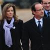 François Hollande et sa compagne Valérie Trierweiler lors des funérailles de Danielle Mitterrand à Cluny le 26 novembre 2011